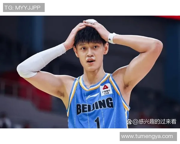 曾凡博崭露头角引发热议球场表现与未来发展备受关注