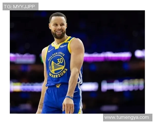 库里三分球总数超越四千大关成历史第一人再创辉煌成就 库里三分球总数超越四千大关成历史第一人再创辉煌成就